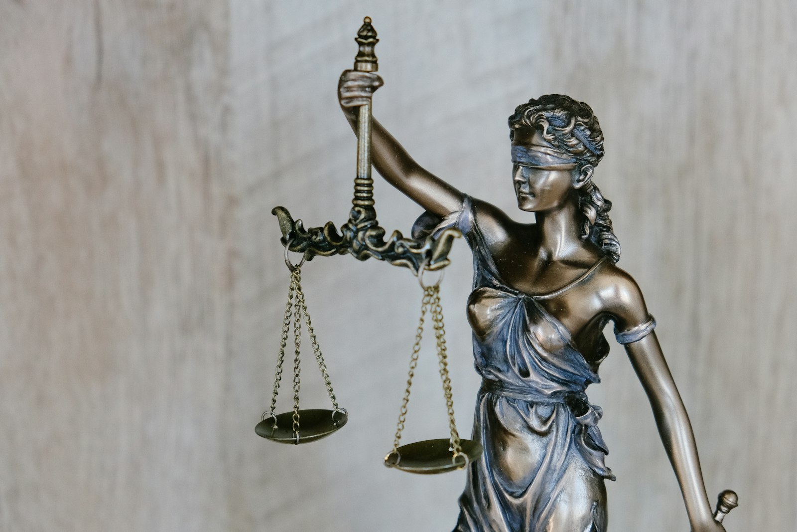 Beschlussmängelklage bei der GmbH: Gesellschafterbeschlüsse anfechten